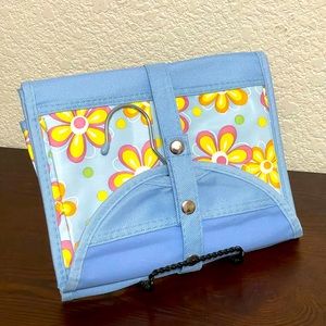 Hanging travel cosmetics and bath accessories holder NEW